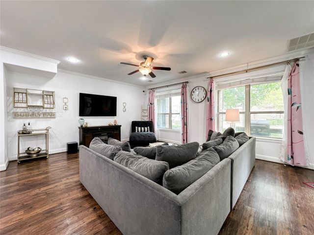 717 Via Lago, Webster, TX 77598