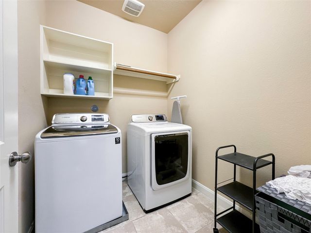 717 Via Lago, Webster, TX 77598