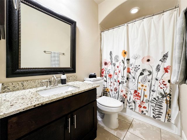 717 Via Lago, Webster, TX 77598