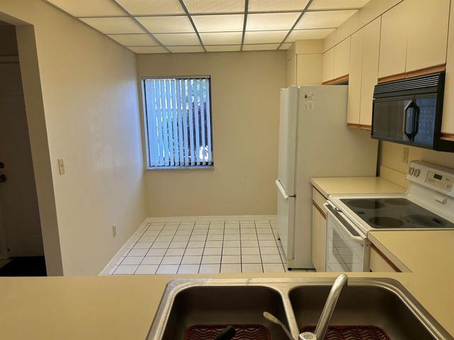 6820 SE Constitution Boulevard 103, Hobe Sound, FL 33455