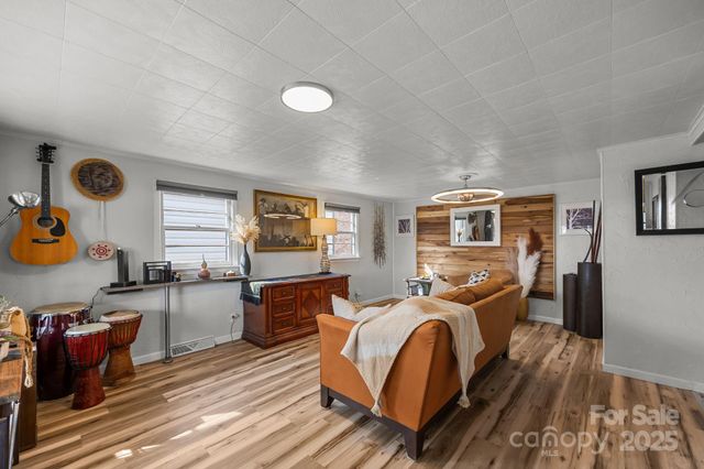 731 Don Felmet Road, Marshall, NC 28753