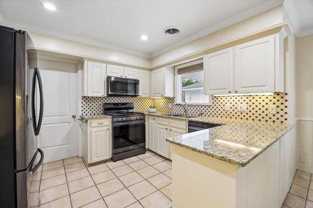 5656 Piping Rock Lane, Houston, TX 77056