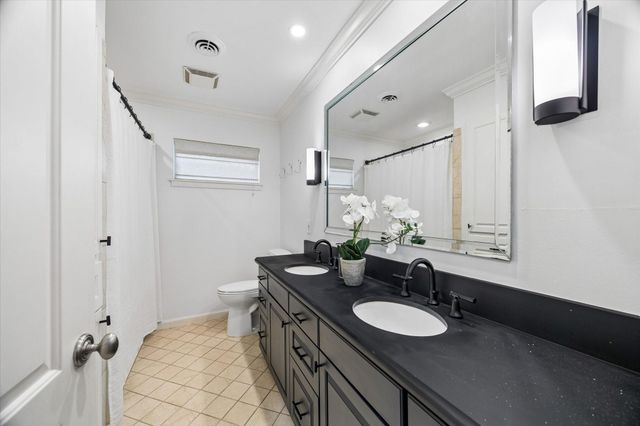 5656 Piping Rock Lane, Houston, TX 77056