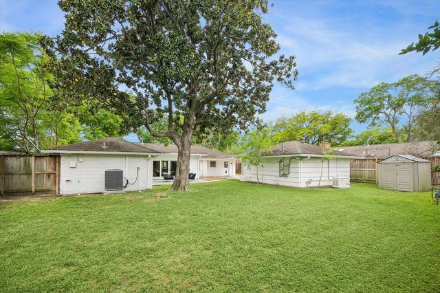 5656 Piping Rock Lane, Houston, TX 77056