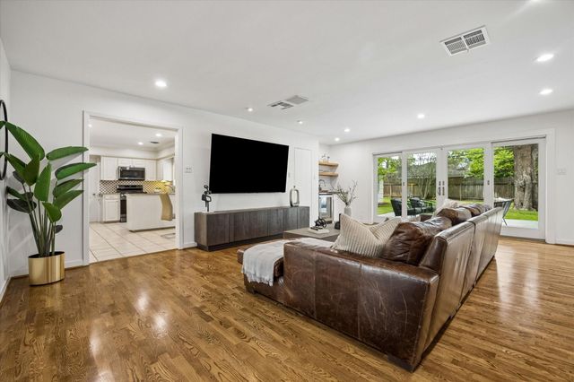 5656 Piping Rock Lane, Houston, TX 77056