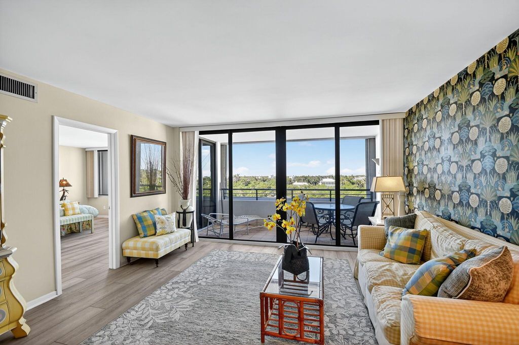 3589 S Ocean Boulevard 509, South Palm Beach, FL 33480