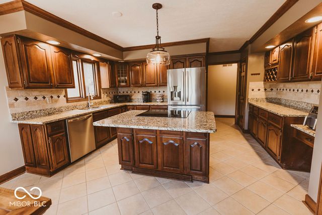 6712 Forrest Commons Boulevard, Indianapolis, IN 46227