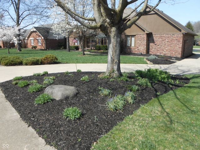 6712 Forrest Commons Boulevard, Indianapolis, IN 46227