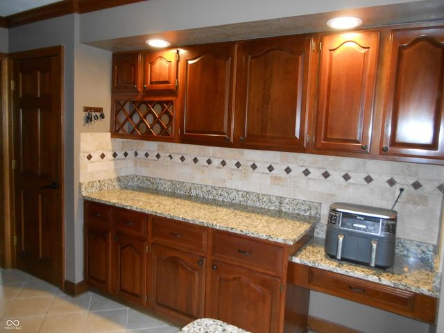 6712 Forrest Commons Boulevard, Indianapolis, IN 46227