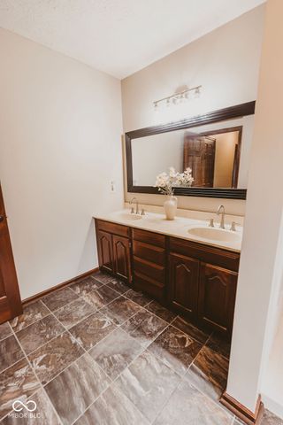 6712 Forrest Commons Boulevard, Indianapolis, IN 46227