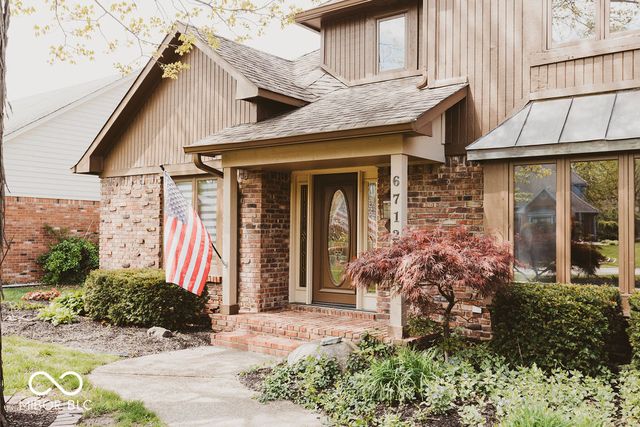 6712 Forrest Commons Boulevard, Indianapolis, IN 46227