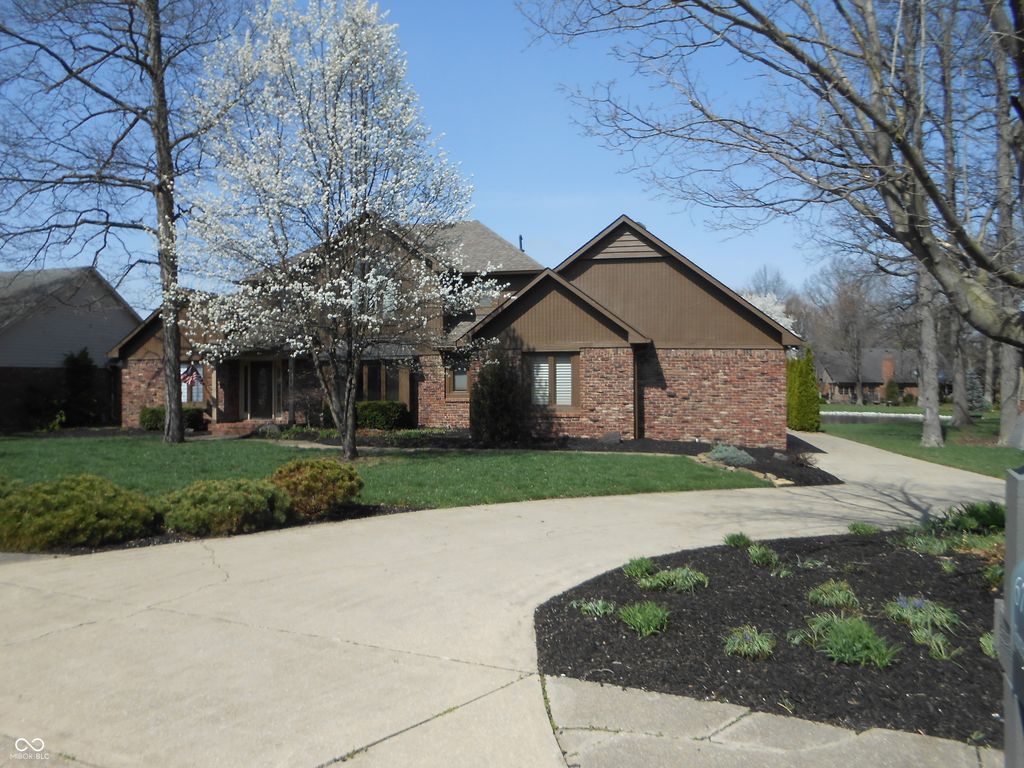 6712 Forrest Commons Boulevard, Indianapolis, IN 46227