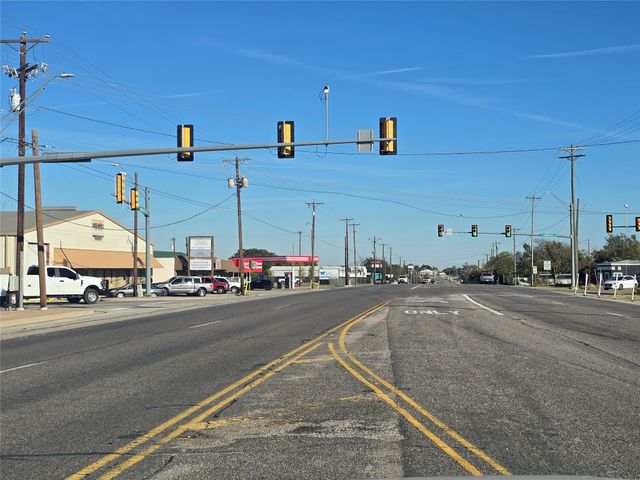 1506 W Bankhead Highway, Weatherford, TX 76086