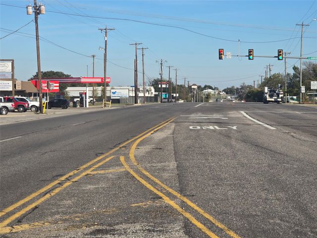 1506 W Bankhead Highway, Weatherford, TX 76086