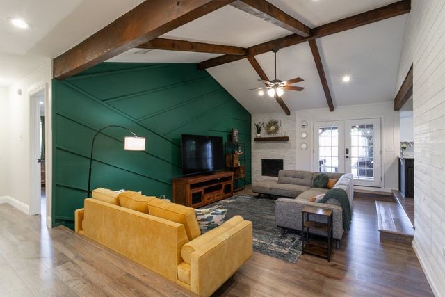 2913 Murphy Drive, Bedford, TX 76021