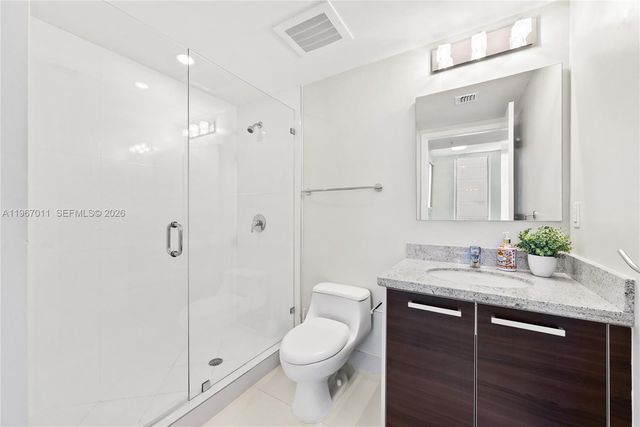 185 SW 7th St 2611, Miami, FL 33130