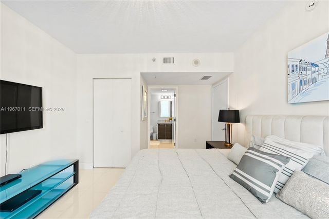 185 SW 7th St 2611, Miami, FL 33130