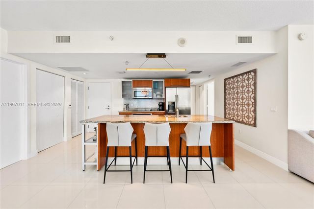 185 SW 7th St 2611, Miami, FL 33130