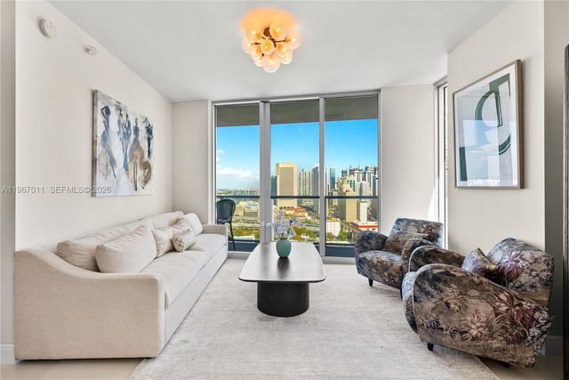 185 SW 7th St 2611, Miami, FL 33130