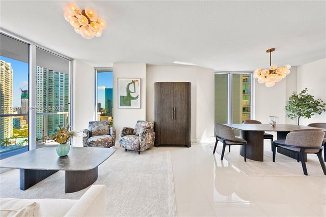 185 SW 7th St 2611, Miami, FL 33130