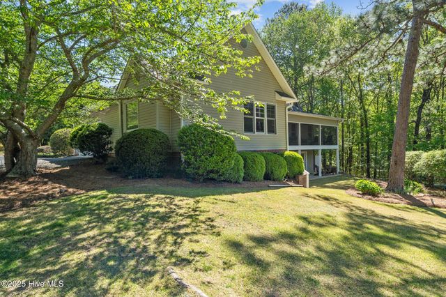 109 Harwich Court, West End, NC 27376