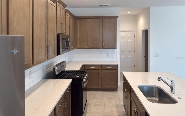 6863 SPANISH IMPERIAL STREET, Howey In The Hills, FL 34737