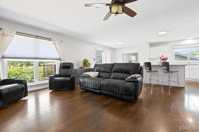303 Oakfield Drive, Ballwin, MO 63021