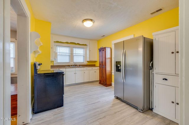 322 Randolph Street, Bristol, VA 24201