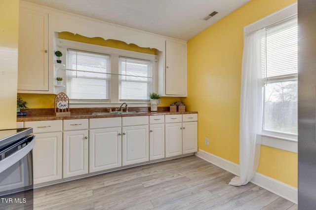 322 Randolph Street, Bristol, VA 24201