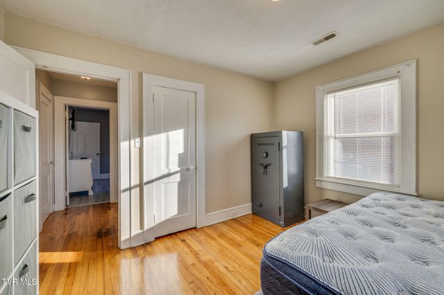 322 Randolph Street, Bristol, VA 24201