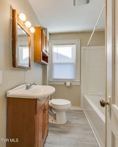 322 Randolph Street, Bristol, VA 24201