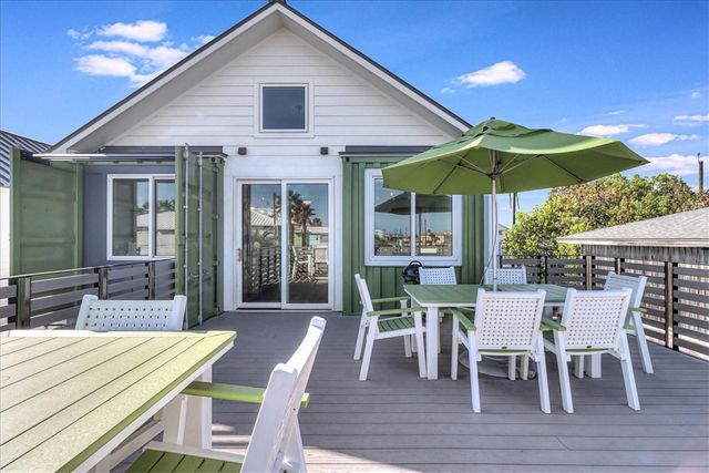 1424 S Eleventh St, Port Aransas, TX 78373