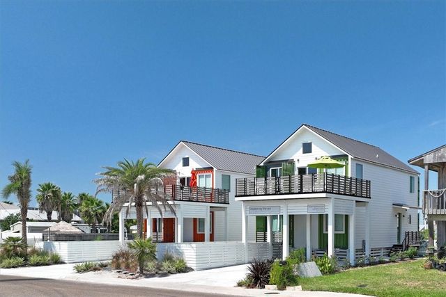 1424 S Eleventh St, Port Aransas, TX 78373