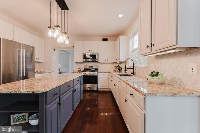 25827 PRIESTERS POND DR, Chantilly, VA 20152