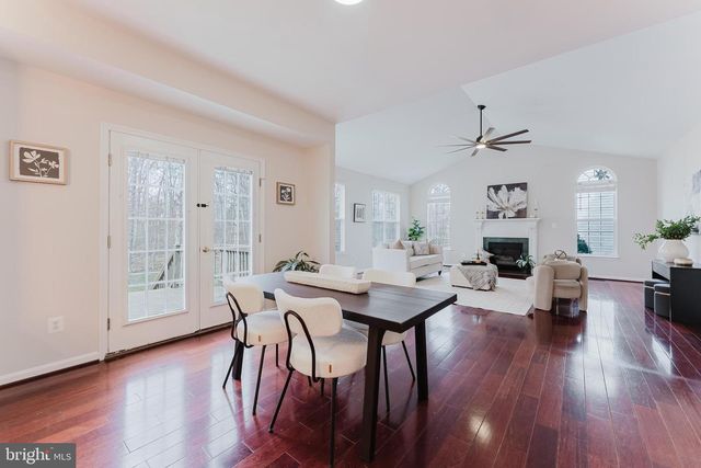 25827 PRIESTERS POND DR, Chantilly, VA 20152