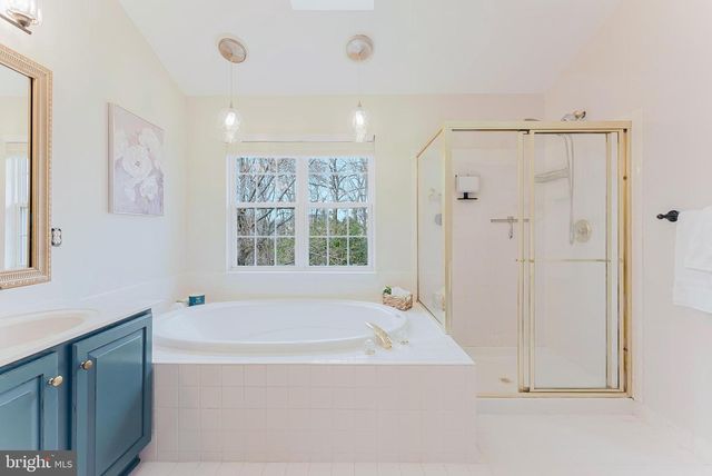 25827 PRIESTERS POND DR, Chantilly, VA 20152