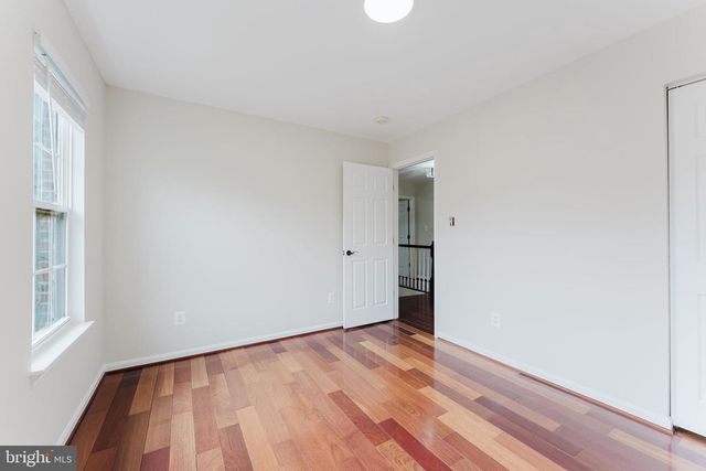 25827 PRIESTERS POND DR, Chantilly, VA 20152