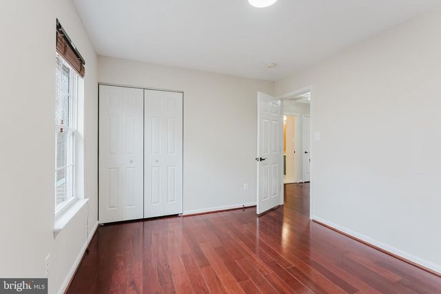 25827 PRIESTERS POND DR, Chantilly, VA 20152