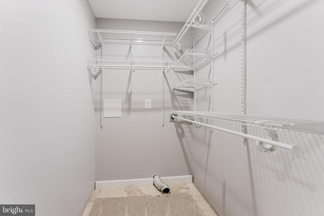 25827 PRIESTERS POND DR, Chantilly, VA 20152