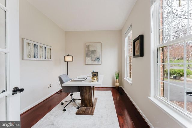 25827 PRIESTERS POND DR, Chantilly, VA 20152