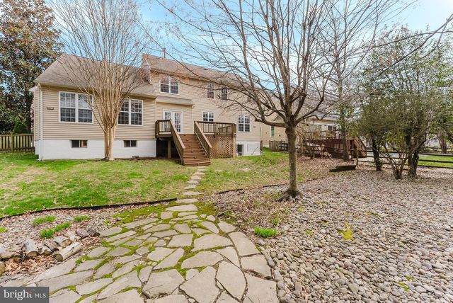 25827 PRIESTERS POND DR, Chantilly, VA 20152