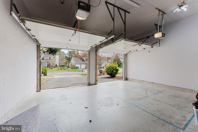 25827 PRIESTERS POND DR, Chantilly, VA 20152