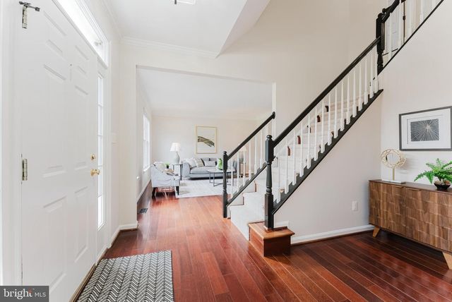 25827 PRIESTERS POND DR, Chantilly, VA 20152