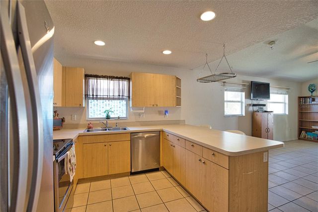 405 RAVENNA STREET S, Nokomis, FL 34275