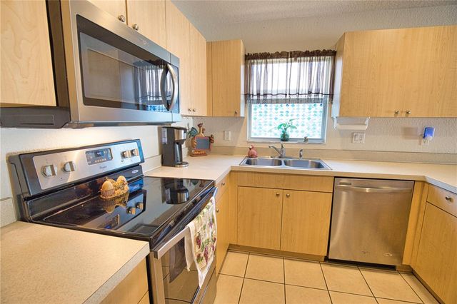 405 RAVENNA STREET S, Nokomis, FL 34275