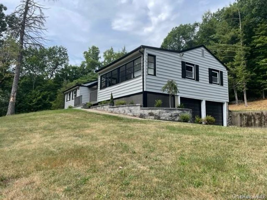 126 Roselawn Road, Highland Mills, NY 10930