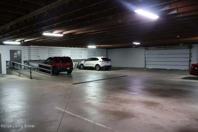 2900 Mcmahan Blvd 210, Louisville, KY 40220