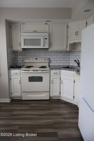 2900 Mcmahan Blvd 210, Louisville, KY 40220