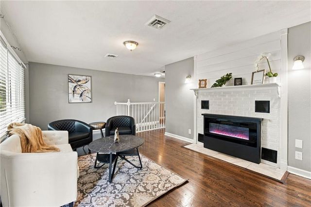 6700 Crisp Avenue, Raytown, MO 64133