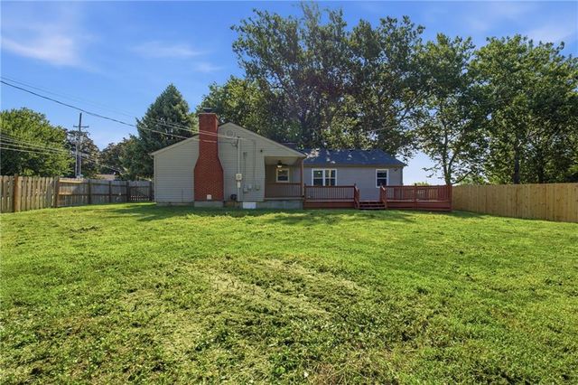 6700 Crisp Avenue, Raytown, MO 64133